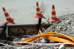 przewody pod drogą